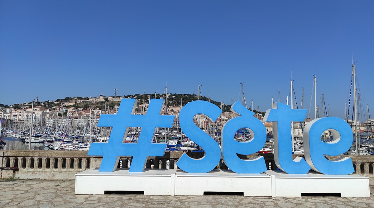 Le nom de la ville de Sète n'a que 93 ans, pourquoi dit-on "à la cettoise" ?