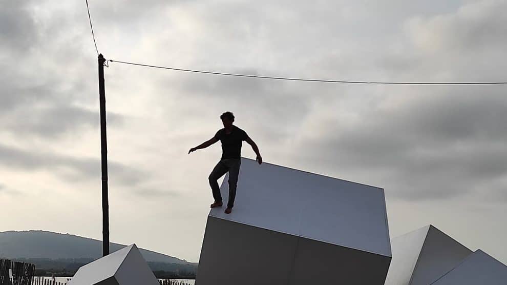 Avec "FLOE", surplomber le monde pour mieux le contempler